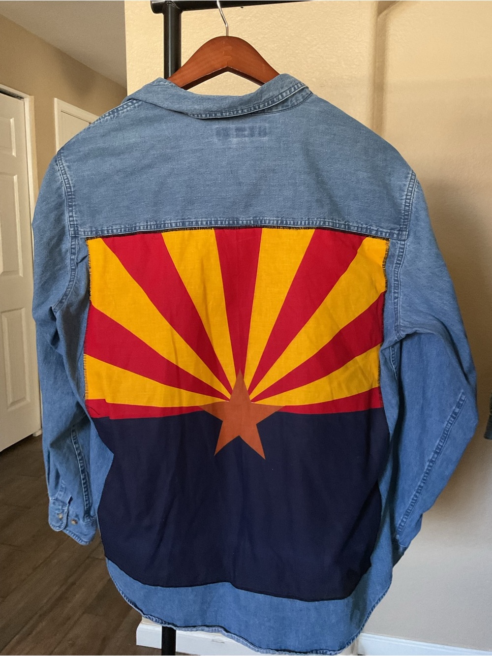 🌞✨AZThriftsoul Summer Reset Sale!⭐️🌵 Upcycled AZ flag button up shirt